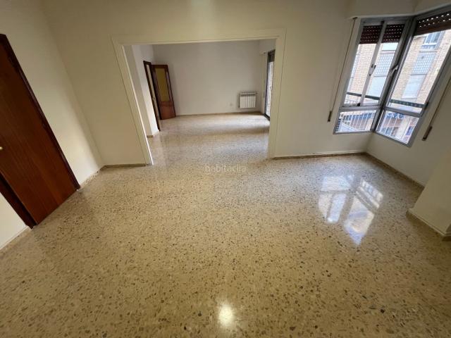 Piso en venta en Jaén, Hospital. PISAZO PARA REFORMAR EN EL PASEO DE LA ESTACIÓN. Pisos.