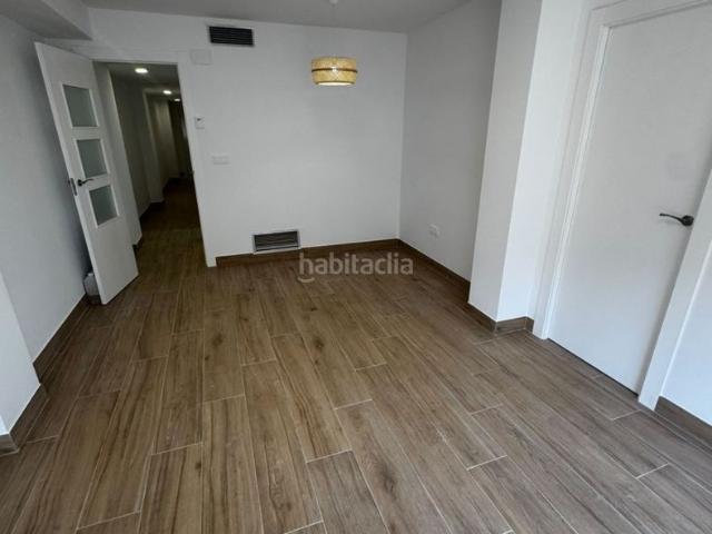Piso en venta en Jaén, Hospital. Piso en venta en Avda. Andalucía, 4 dormitorios. Pisos.