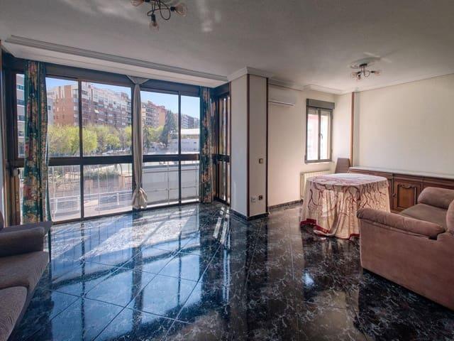 Piso en venta en Jaén, Jaén