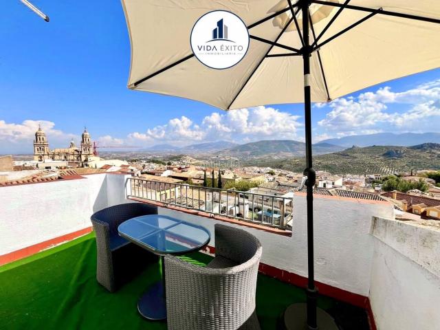 Piso en venta en Jaén, San Felipe El Almendral La Merced. Piso en venta en Carrera de Jesús, 5 dormitorios. Pisos.