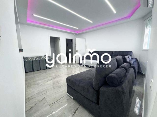 Piso en venta en Jaén, San Ildefonso Catedral. Ref. 2016 Av. Granada. Pisos.