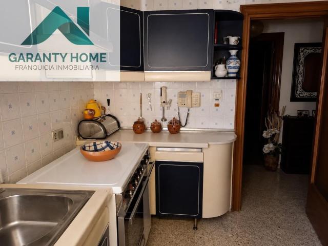 Piso en venta en Jaén, Peñamefecit Avda Barcelona. Piso en Avenida Andalucía con amplitud y luminosidad. Pisos.