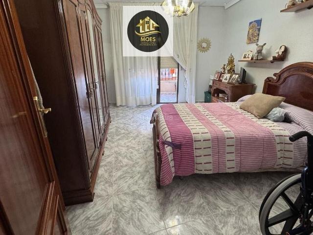Piso en venta en Jamilena. Piso en venta en Centro, 4 dormitorios. Pisos.