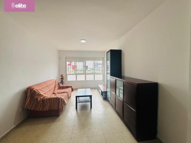 Piso en venta en Jerez de la Frontera, El Rocío La Milagrosa. MAGNIFICO PISO EN LA AVENIDA DE ARCOS CON PARKING EN SUPERFICIE. Pisos Jerez de la.