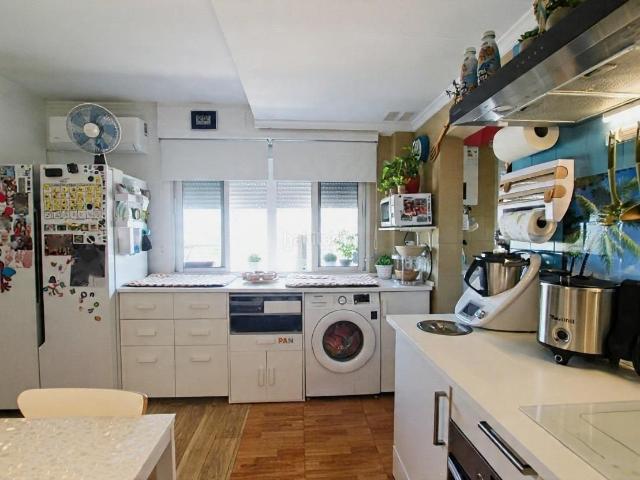Piso en venta en Jerez de la Frontera, Santiago Coronación. PISO DE 4 DORMITORIOS EN LAS TORRES. Pisos Jerez de la.