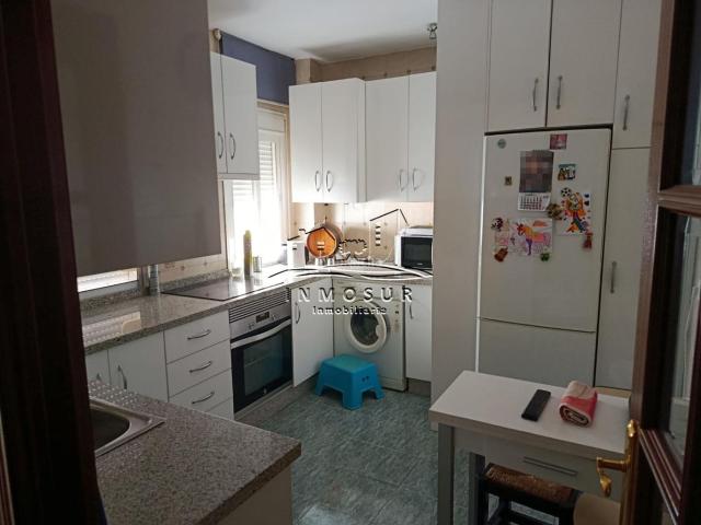 Piso en venta en Lucena, Centro. Piso con ascensor en zona calle San Pedro. Pisos.