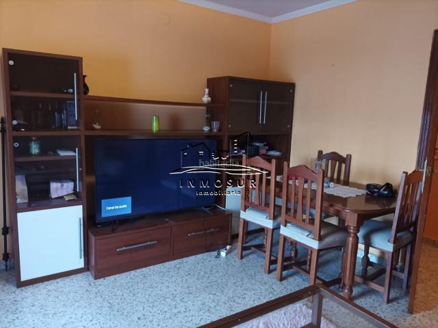 Piso en venta en Lucena, Las Tinajerías Juderías. Piso de tres dormitorios en zona Santiago. Pisos.