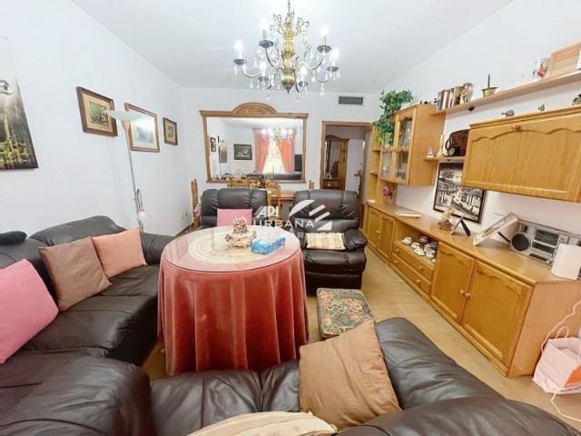 Piso en venta en Lucena, LOS MARISTAS