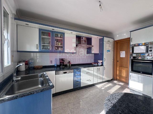 Piso en venta en Lugo, A Piriganlla Albeiros Garabolos. EN VENTA PISO DE 4 DORMITORIOS IMPECABLE A UN PASO DE ANGELO COLLOCHI. Pisos.