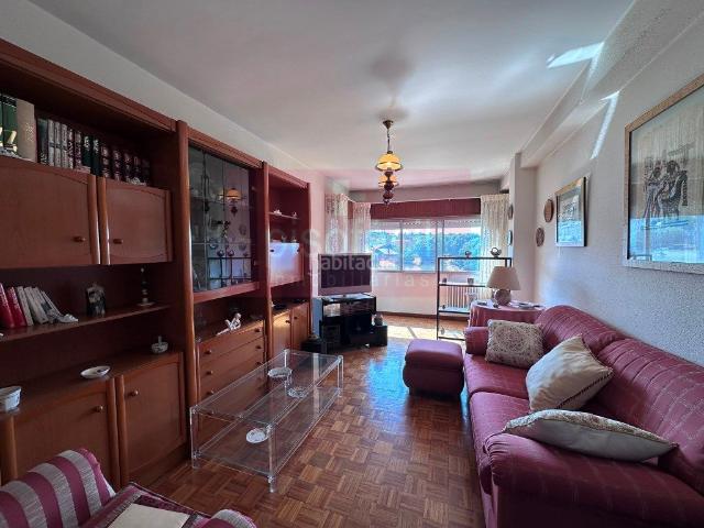 Piso en venta en Lugo, Recatelo O Carme. En venta piso de tres dormitorios con vistas espectaculares a un paso de Ramón Ferreiro!. Pisos.