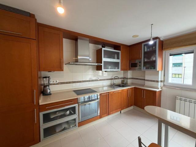 Piso en venta en Lugo, Residencia Abella. Exclusiva vivienda de 4 dormitorios en Rúa Pomar, Lugo. Pisos.
