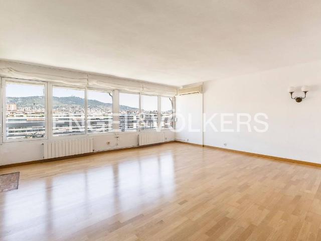 Piso en Venta en La Maternitat i Sant Ramon