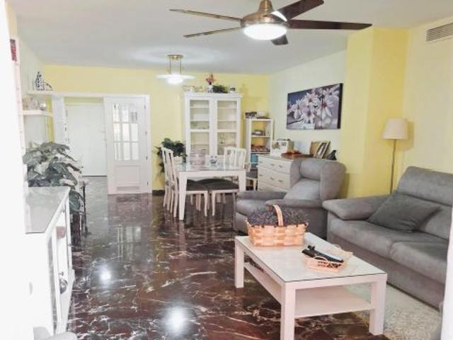 PISO EN VENTA EN LA ASOMADILLA