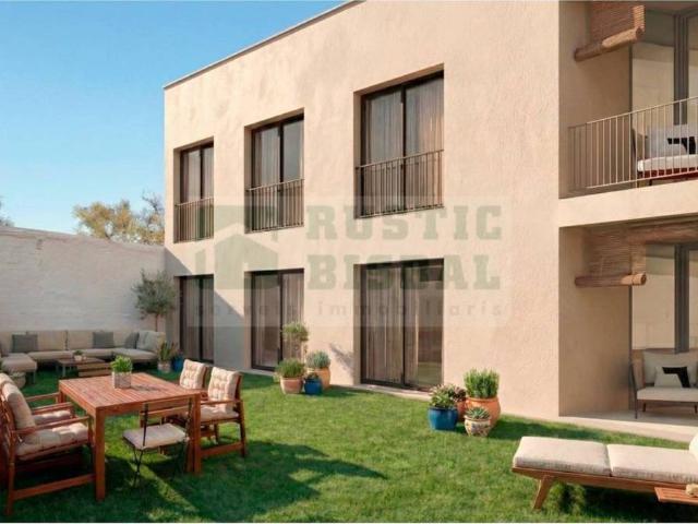 Piso en Venta en La Bisbal d'Empordà