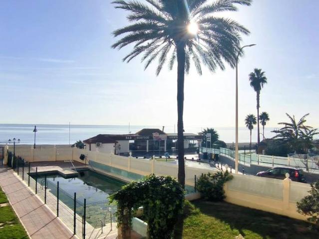 Piso en Venta en La Carihuela Los Nidos