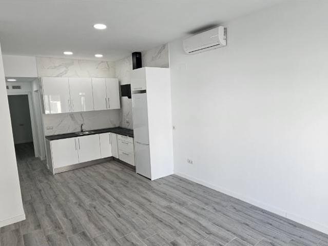Piso en Venta en La Carihuela Los Nidos