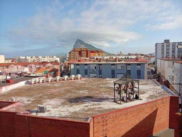 Piso en Venta en La Línea de la Concepción