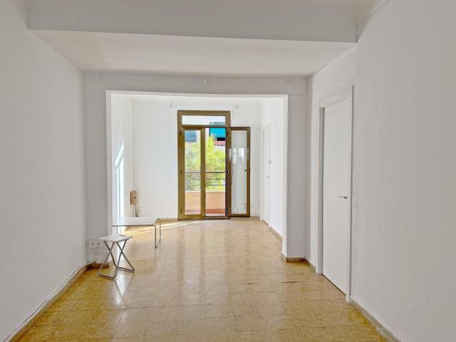 Piso en venta en la Plaza de las columnas