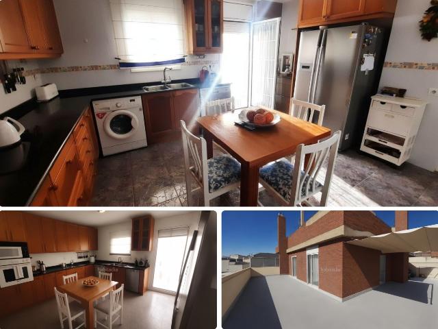 Piso en venta en La Ràpita, Centre Costa Dorada. Magnífico ático totalmente amueblado con gran terraza esquinera. Pisos La.