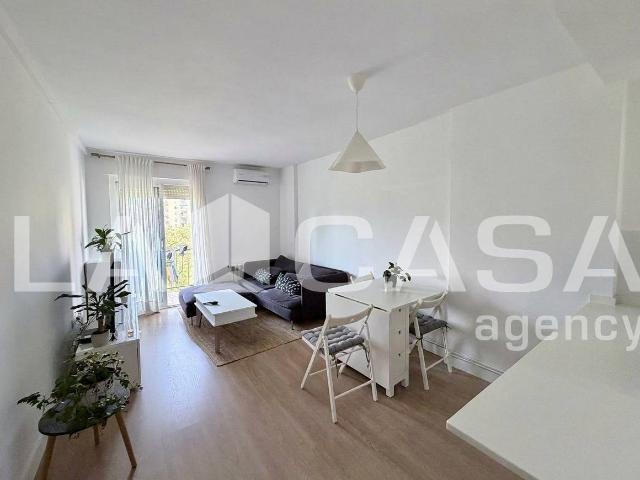 Piso en Venta en La Verneda i la Pau