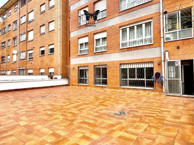 Piso en Venta en La Villa Bazuelo
