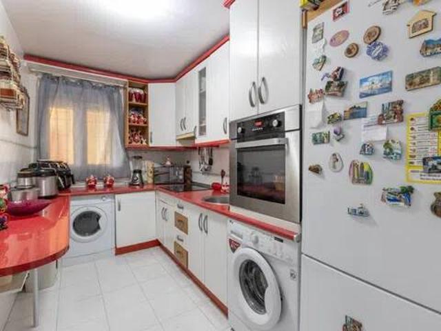 Piso en Venta en La Zubia