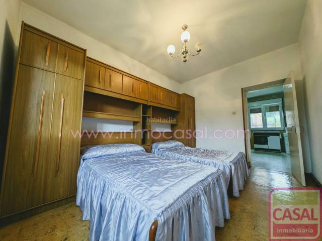 Piso en venta en Langreo, La Felguera. Se vende piso en La Barriada de Tuilla Langreo es un primero sin ascenso que consta de tres dormitorios uno de ellos con salida a. Pisos.