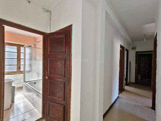 Piso en venta en Langreo, Sama. PISO DE 4 HABITACIONES EN CIAÑO CON BALCÓN Y GRAN POTENCIAL DE REVALORIZACIÓN. Pisos.