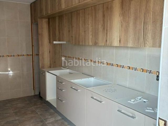 Piso en venta en Laracha. PISO SOLEADO A ESTRENAR, ZONA CENTRO MEDICO. Pisos.
