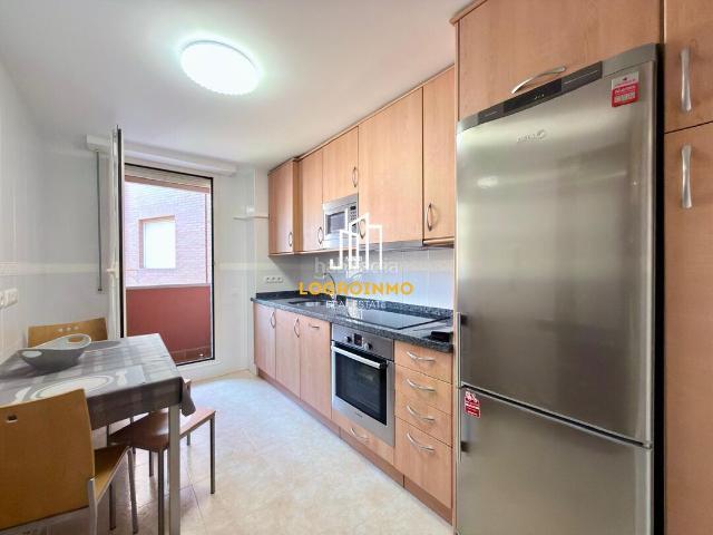 Piso en venta en Lardero. Piso en venta en calle 3 de Abril, Lardero. Pisos.