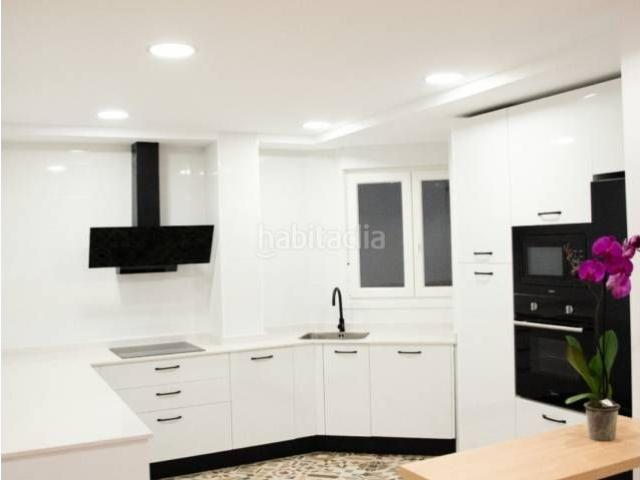 Piso en venta en Laredo, Centro. Descubre tu hogar junto al mar en Laredo!. Pisos.