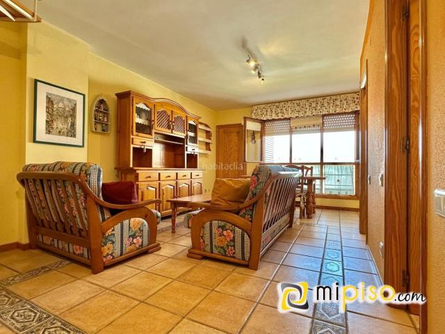 Piso en venta en Laredo, El Puntal. Desde inmobiliaria Mi Piso os presentamos esta vivienda ubicada en una urbanización privada con piscina comunitaria en el Puntal. Pisos.