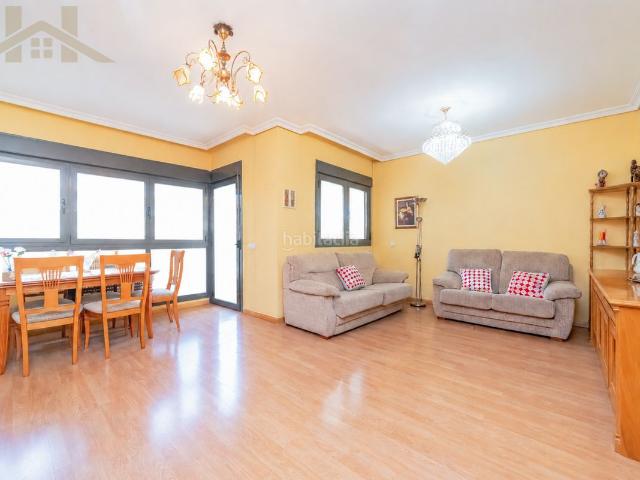 Piso en venta en Leganés, San Nicasio. Hogares Solagua pone a la venta este fantástico piso en el barrio de Poza del Agua. Pisos.