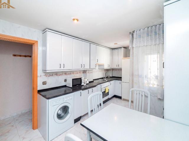 Piso en venta en Leganés, Zarzaquemada. Piso en venta en Calle de la Sagra, 49. Pisos.