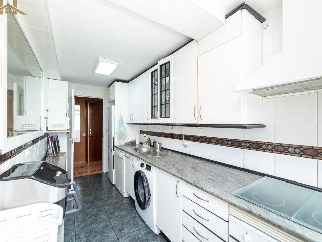 Piso en venta en Leganés, Zarzaquemada. Piso en venta en Calle de la Rioja, 22. Pisos.