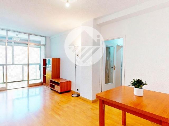 Piso en venta en Leganés, Zarzaquemada. PISO LUMINOSO CON EXCELENTES VISTAS PARA REFORMARLO A TU GUSTO EN CALLE MONEGROS. Pisos.