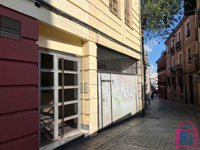 Piso en venta en León, Casco Antiguo. Piso en casco antiguo con amplia plaza de garaje. Pisos.