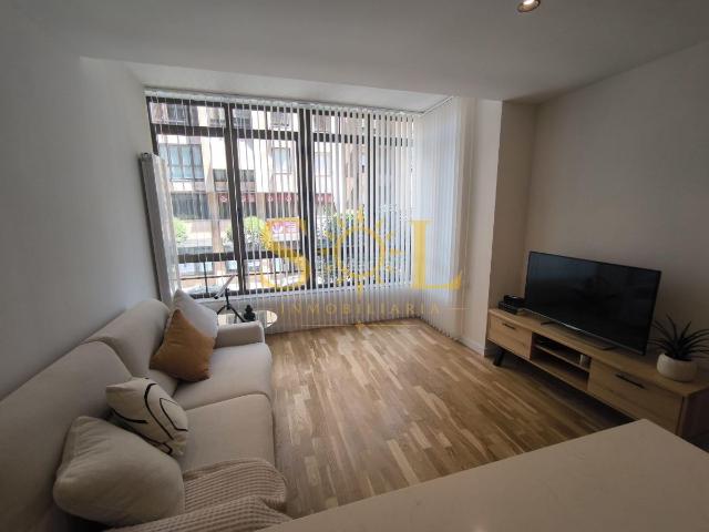 Piso en venta en León, Centro Ciudad. Apartamento con plaza de garaje en Gran Via de San Marcos centro de Léon. Pisos.