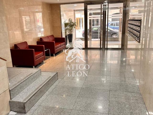 Piso en venta en León, Centro Ciudad. Piso alto y muy soleado en el centro de León. Pisos.
