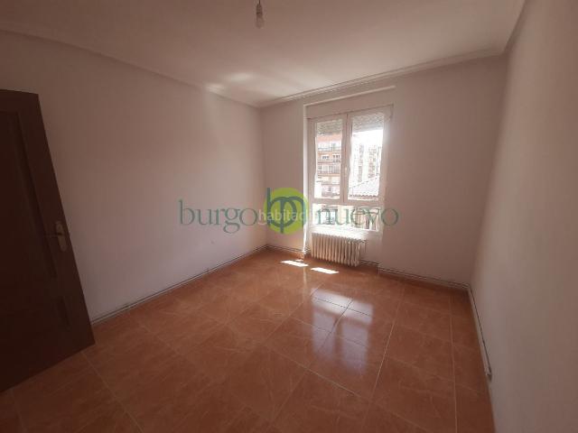 Piso en venta en León, El Ejido Santa Ana. Piso en Calle Víctor de los Ríos El Ejido. Pisos.
