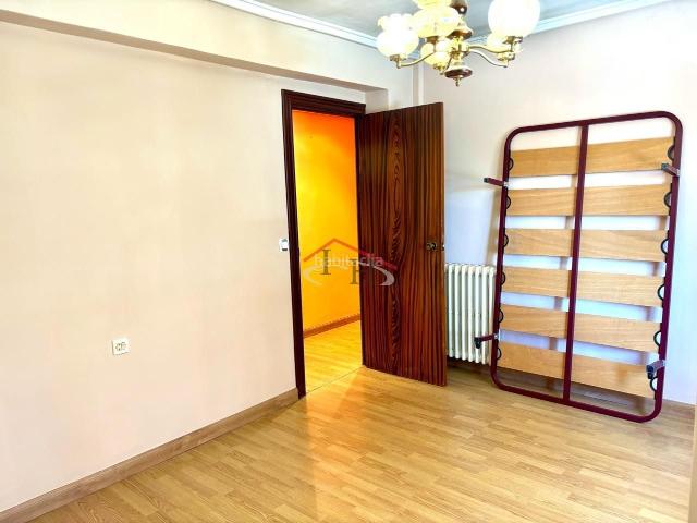 Piso en venta en León, El Ejido Santa Ana. Pisos.