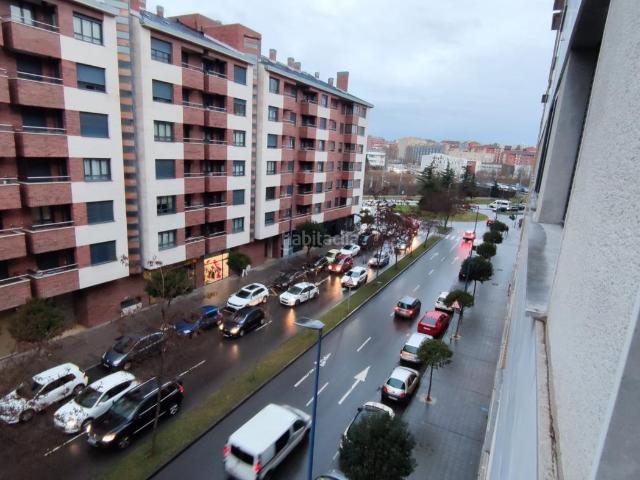 Piso en venta en León, El Soto. VENTA DE PISO EN AVDA PAIS LEONES. Pisos.