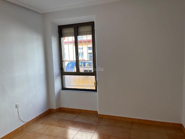Piso en venta en León, San Mamés La Palomera. VIVIENDA EN VENTA EN CALLE LOS OSORIOS. Pisos.