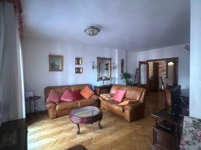 Piso en venta en León, San Claudio La Chantría. Piso en Calle De Velázquez. Pisos.