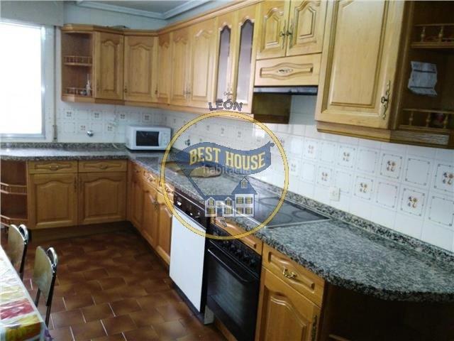 Piso en venta en León, San Esteban. Piso a la venta al final de Padre Isla. Pisos.