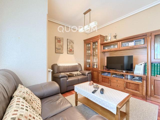Piso en venta en Lemoa. Piso De Reciente Construcción En El Centro De 2 Dormitorios y 2 Baños Con Balcón, Parcela De Garaje Y Trastero. Pisos.