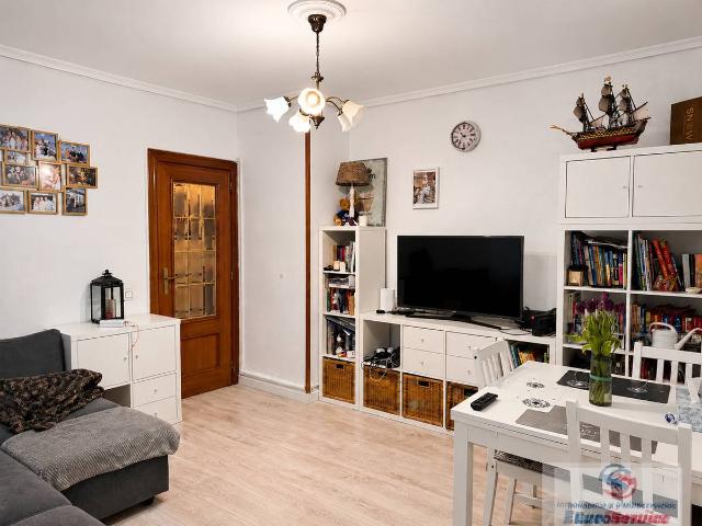 Piso en Venta en Les Tendetes Avenida Burjassot