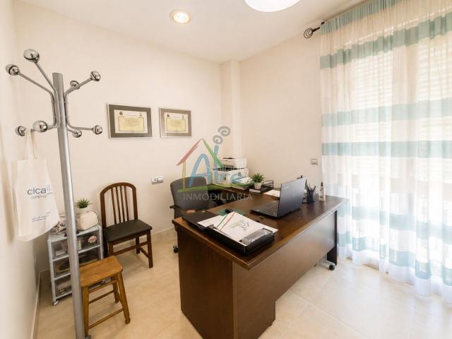 Piso en venta en Lepe. Piso en venta en Lepe, 4 dormitorios. Pisos.