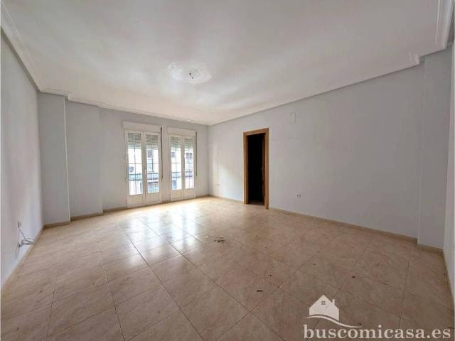 Piso en Venta en Linares
