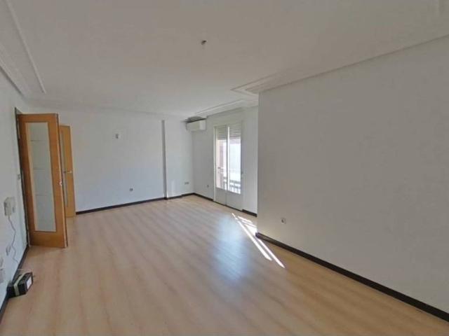 Piso en Venta en Linares